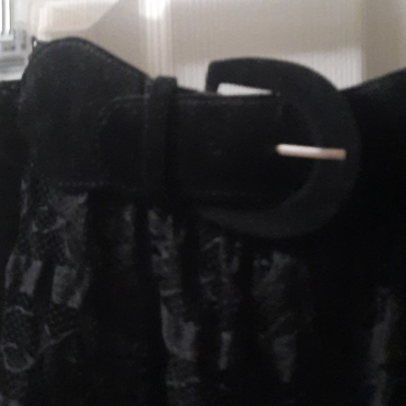 Black Hi/Lo Skirt - Picture 5 of 5